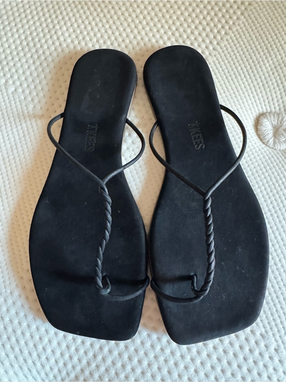 NWOT Tkees Simone Sandal